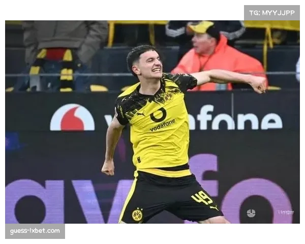 多特蒙德16岁前锋冯陶贝参加一线队训练，青训体系持续产出